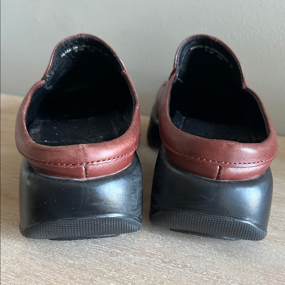 Dansko womens leather burgundy clog mule slip on casual comfortable shoe size 38 - Picture 5 of 11